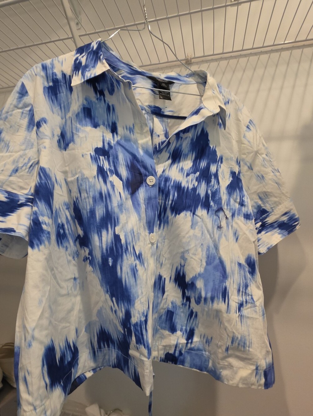 Womens Blue & White Paint-Print Short-Sleeve Shirt